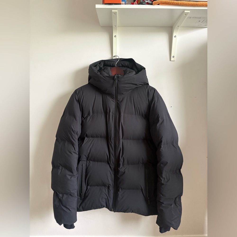 Aritzia Super PuffβOβ’ Men's - Rainstopβ’ - Matte Black Small